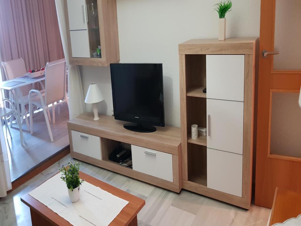 Disponible -11 Al 21 Abril-apt Cachirul- 4 Pers -wifi -aire Acond- Parking Opcionable Extra * Benidorm